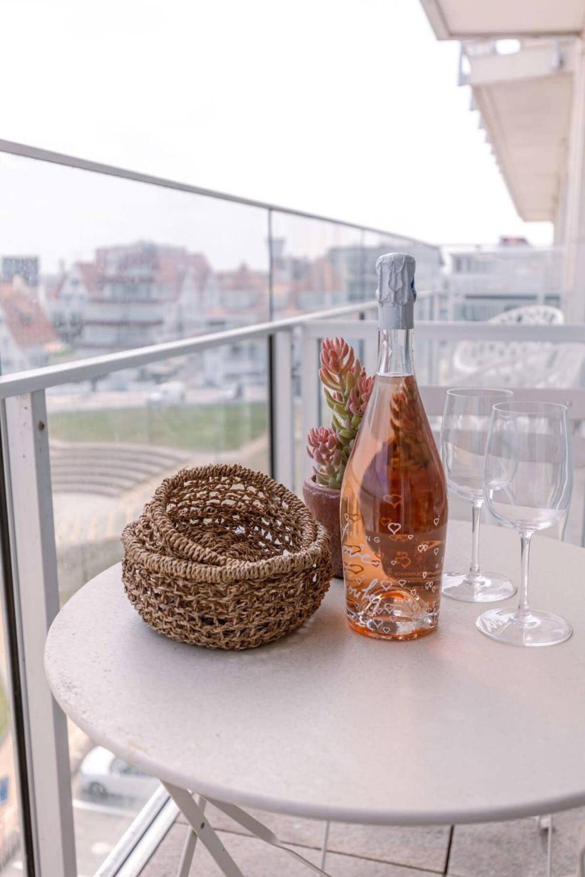 Stunning Studio With Sea-View And Terrace Apartment Кноке-Хайст Екстериор снимка